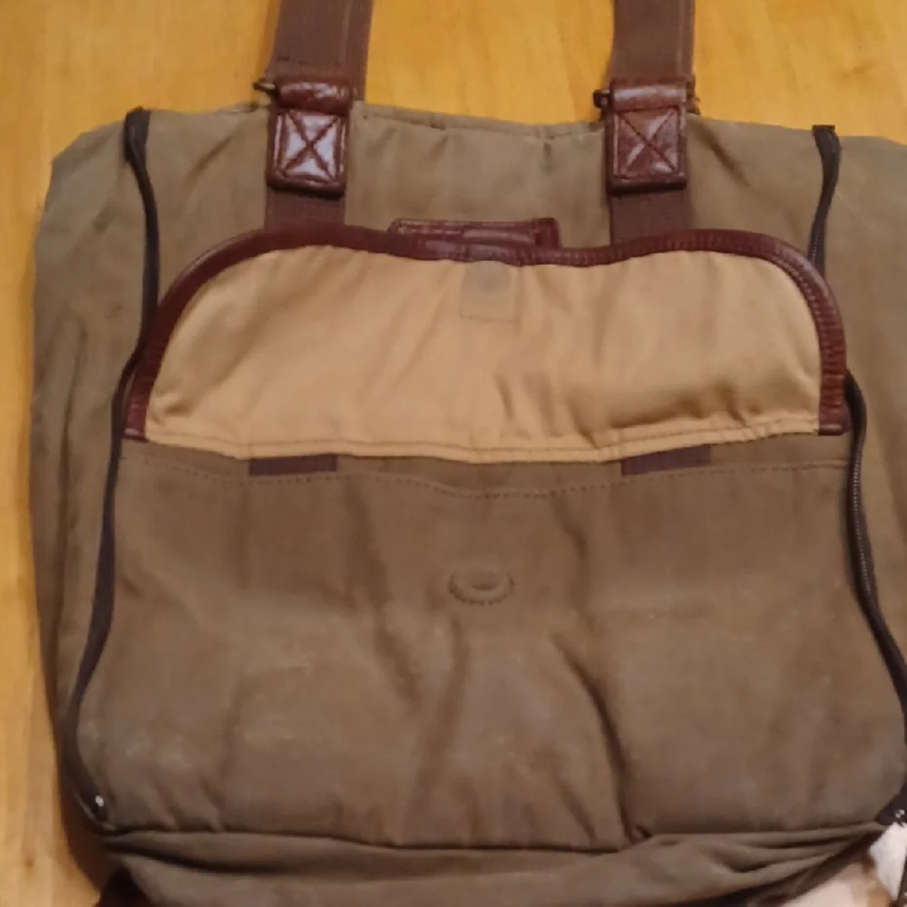 Duluth Trading Co. Expandable Oil Cloth Canvas Leather Trim Tote Bag Rucksack